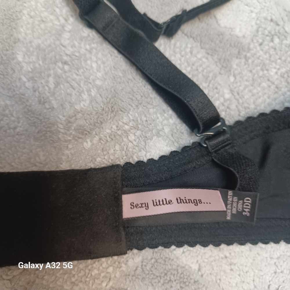 Victoria's Secret Black Lace Push-Up Bra 34DD - Picture 10 of 15
